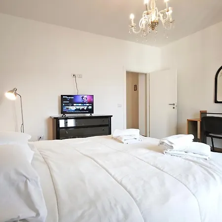 Domus Arianna Apartment *