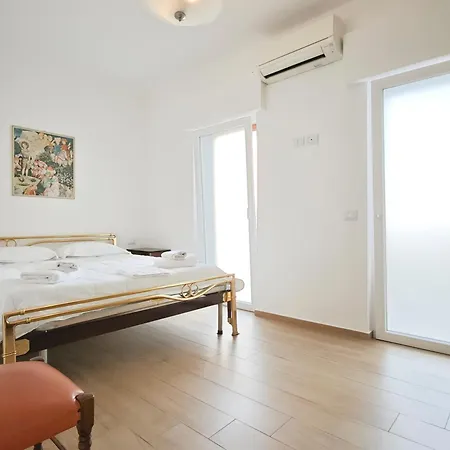 Apartment Domus Arianna Bari