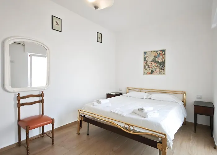 Domus Arianna Apartment *